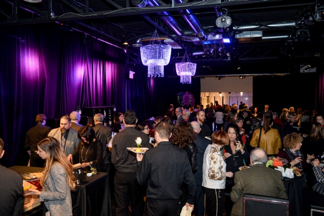 Sp�cialistes du mariage et Mitzvah au Montr�al | Producteurs de mariages et d'�v�nements � Montr�al - artistes en direct, DJ's pour mariages, c�r�monies de mariage, danseurs, mariages et �v�nements, �clairage pour votre mariage et moments sp�ciaux.