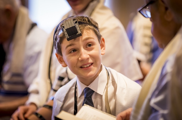 Sp�cialistes du mariage et Mitzvah au Montr�al | Producteurs de mariages et d'�v�nements � Montr�al - artistes en direct, DJ's pour mariages, c�r�monies de mariage, danseurs, mariages et �v�nements, �clairage pour votre mariage et moments sp�ciaux.