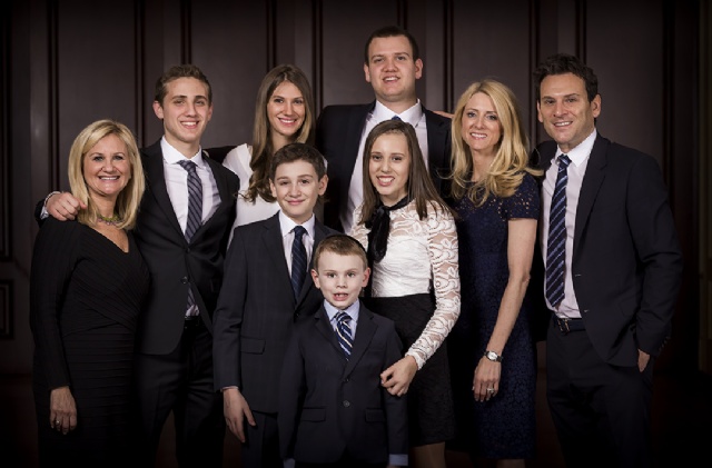 Sp�cialistes du mariage et Mitzvah au Montr�al | Producteurs de mariages et d'�v�nements � Montr�al - artistes en direct, DJ's pour mariages, c�r�monies de mariage, danseurs, mariages et �v�nements, �clairage pour votre mariage et moments sp�ciaux.