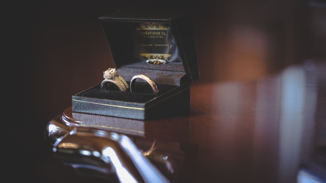 Sp�cialistes du mariage et Mitzvah au Montr�al | Producteurs de mariages et d'�v�nements � Montr�al - artistes en direct, DJ's pour mariages, c�r�monies de mariage, danseurs, mariages et �v�nements, �clairage pour votre mariage et moments sp�ciaux.