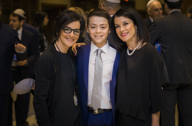 Sp�cialistes du mariage et Mitzvah au Montr�al | Producteurs de mariages et d'�v�nements � Montr�al - artistes en direct, DJ's pour mariages, c�r�monies de mariage, danseurs, mariages et �v�nements, �clairage pour votre mariage et moments sp�ciaux.