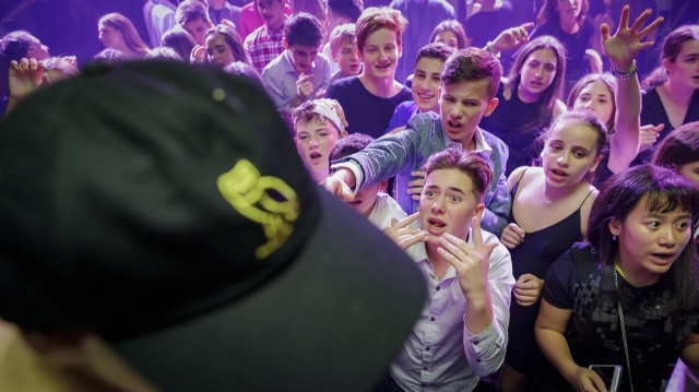 Sp�cialistes du mariage et Mitzvah au Montr�al | Producteurs de mariages et d'�v�nements � Montr�al - artistes en direct, DJ's pour mariages, c�r�monies de mariage, danseurs, mariages et �v�nements, �clairage pour votre mariage et moments sp�ciaux.