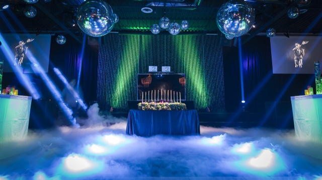 Sp�cialistes du mariage et Mitzvah au Montr�al | Producteurs de mariages et d'�v�nements � Montr�al - artistes en direct, DJ's pour mariages, c�r�monies de mariage, danseurs, mariages et �v�nements, �clairage pour votre mariage et moments sp�ciaux.