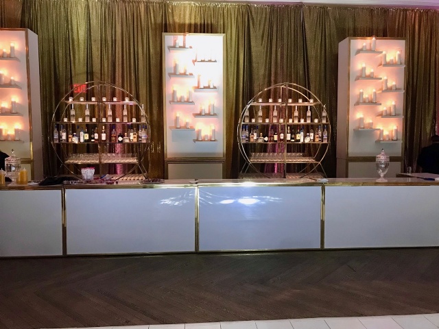 Sp�cialistes du mariage et Mitzvah au Montr�al | Producteurs de mariages et d'�v�nements � Montr�al - artistes en direct, DJ's pour mariages, c�r�monies de mariage, danseurs, mariages et �v�nements, �clairage pour votre mariage et moments sp�ciaux.