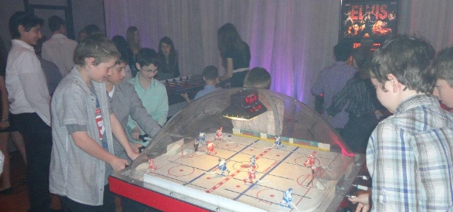 Sp�cialistes du mariage et Mitzvah au Montr�al | Producteurs de mariages et d'�v�nements � Montr�al - artistes en direct, DJ's pour mariages, c�r�monies de mariage, danseurs, mariages et �v�nements, �clairage pour votre mariage et moments sp�ciaux.