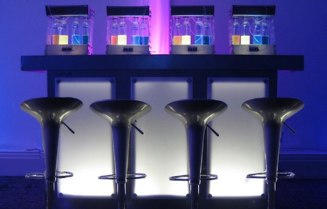 Sp�cialistes du mariage et Mitzvah au Montr�al | Producteurs de mariages et d'�v�nements � Montr�al - artistes en direct, DJ's pour mariages, c�r�monies de mariage, danseurs, mariages et �v�nements, �clairage pour votre mariage et moments sp�ciaux.