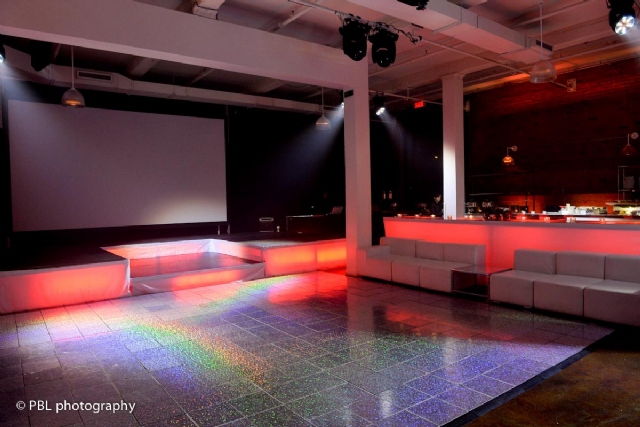 Sp�cialistes du mariage et Mitzvah au Montr�al | Producteurs de mariages et d'�v�nements � Montr�al - artistes en direct, DJ's pour mariages, c�r�monies de mariage, danseurs, mariages et �v�nements, �clairage pour votre mariage et moments sp�ciaux.
