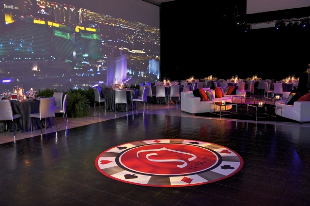 Sp�cialistes du mariage et Mitzvah au Montr�al | Producteurs de mariages et d'�v�nements � Montr�al - artistes en direct, DJ's pour mariages, c�r�monies de mariage, danseurs, mariages et �v�nements, �clairage pour votre mariage et moments sp�ciaux.