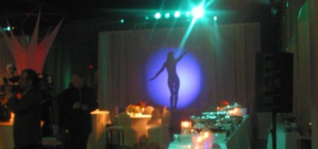 Sp�cialistes du mariage et Mitzvah au Montr�al | Producteurs de mariages et d'�v�nements � Montr�al - artistes en direct, DJ's pour mariages, c�r�monies de mariage, danseurs, mariages et �v�nements, �clairage pour votre mariage et moments sp�ciaux.
