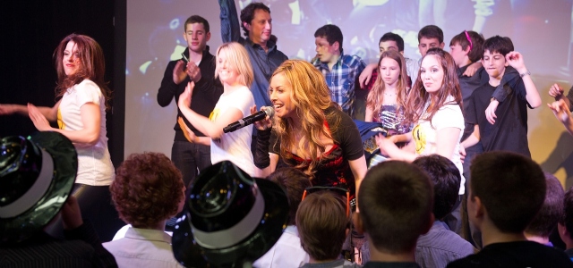 Spcialistes du mariage et Mitzvah au Montral | Producteurs de mariages et d'vnements  Montral - artistes en direct, DJ's pour mariages, crmonies de mariage, danseurs, mariages et vnements, clairage pour votre mariage et moments spciaux.