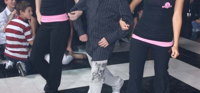 Sp�cialistes du mariage et Mitzvah au Montr�al | Producteurs de mariages et d'�v�nements � Montr�al - artistes en direct, DJ's pour mariages, c�r�monies de mariage, danseurs, mariages et �v�nements, �clairage pour votre mariage et moments sp�ciaux.