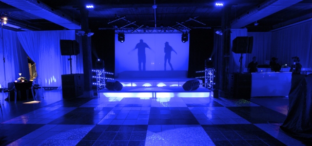 Sp�cialistes du mariage et Mitzvah au Montr�al | Producteurs de mariages et d'�v�nements � Montr�al - artistes en direct, DJ's pour mariages, c�r�monies de mariage, danseurs, mariages et �v�nements, �clairage pour votre mariage et moments sp�ciaux.