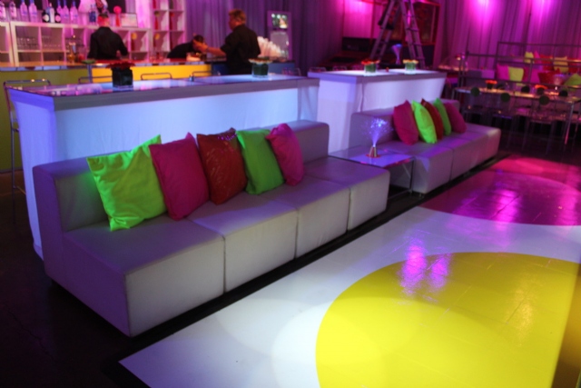 Sp�cialistes du mariage et Mitzvah au Montr�al | Producteurs de mariages et d'�v�nements � Montr�al - artistes en direct, DJ's pour mariages, c�r�monies de mariage, danseurs, mariages et �v�nements, �clairage pour votre mariage et moments sp�ciaux.