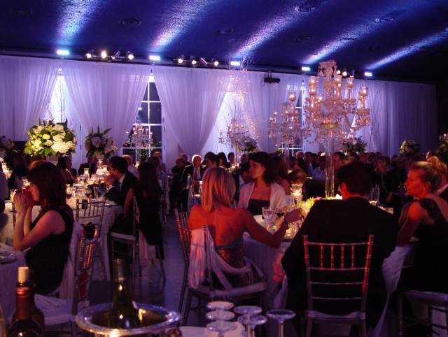 Sp�cialistes du mariage et Mitzvah au Montr�al | Producteurs de mariages et d'�v�nements � Montr�al - artistes en direct, DJ's pour mariages, c�r�monies de mariage, danseurs, mariages et �v�nements, �clairage pour votre mariage et moments sp�ciaux.