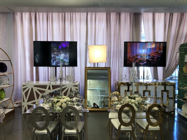 Montreal Wedding, Mitzvah Specialists | Montreal's Wedding & event producers - live performers, DJ's for weddings, MC's, dancers, wedding / event rentals, lighting for your Wedding & special moments.