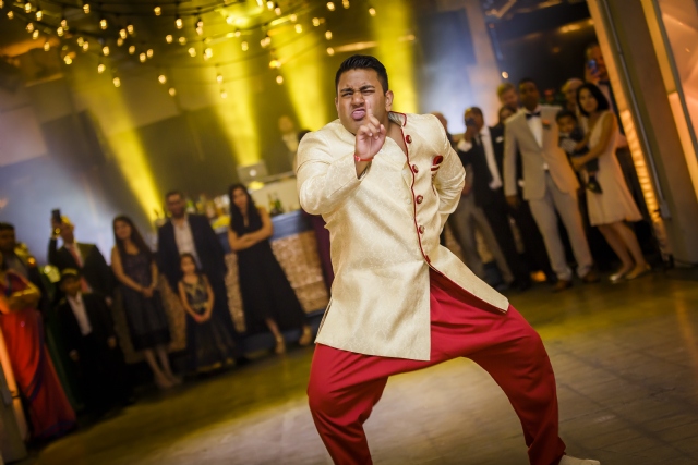 Montreal Wedding, Mitzvah Specialists | Montreal's Wedding & event producers - live performers, DJ's for weddings, MC's, dancers, wedding / event rentals, lighting for your Wedding & special moments.