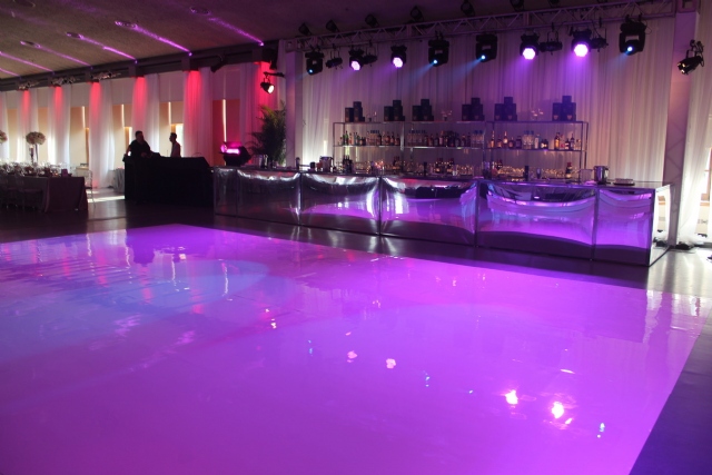 Montreal Wedding, Mitzvah Specialists | Montreal's Wedding & event producers - live performers, DJ's for weddings, MC's, dancers, wedding / event rentals, lighting for your Wedding & special moments.