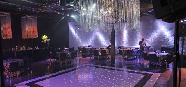 Montreal Wedding, Mitzvah Specialists | Montreal's Wedding & event producers - live performers, DJ's for weddings, MC's, dancers, wedding / event rentals, lighting for your Wedding & special moments.