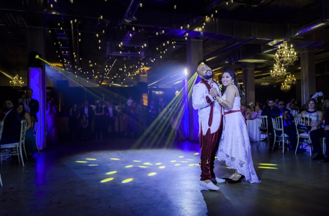 Montreal Wedding, Mitzvah Specialists | Montreal's Wedding & event producers - live performers, DJ's for weddings, MC's, dancers, wedding / event rentals, lighting for your Wedding & special moments.